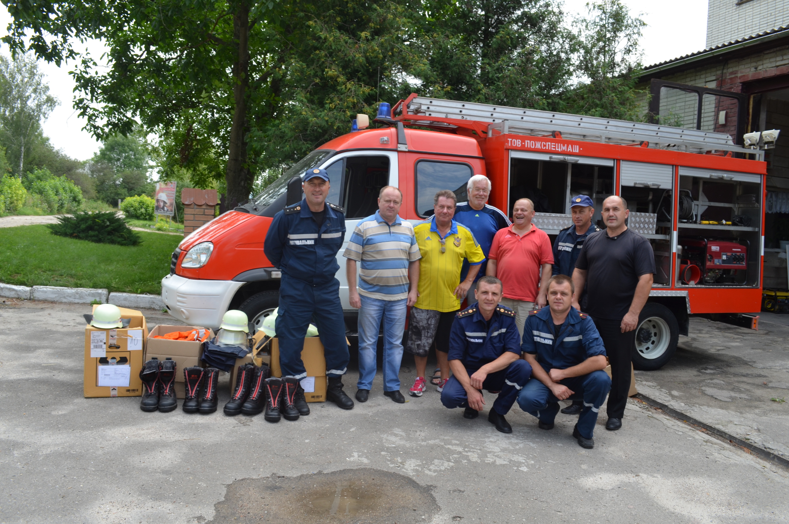 Spende der Feuerwehrkameraden der Feuerwehr Schöningen an ihre Kollegen in Solotschiw.